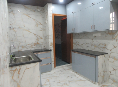 4) Li id 407 - kitchen.JPG